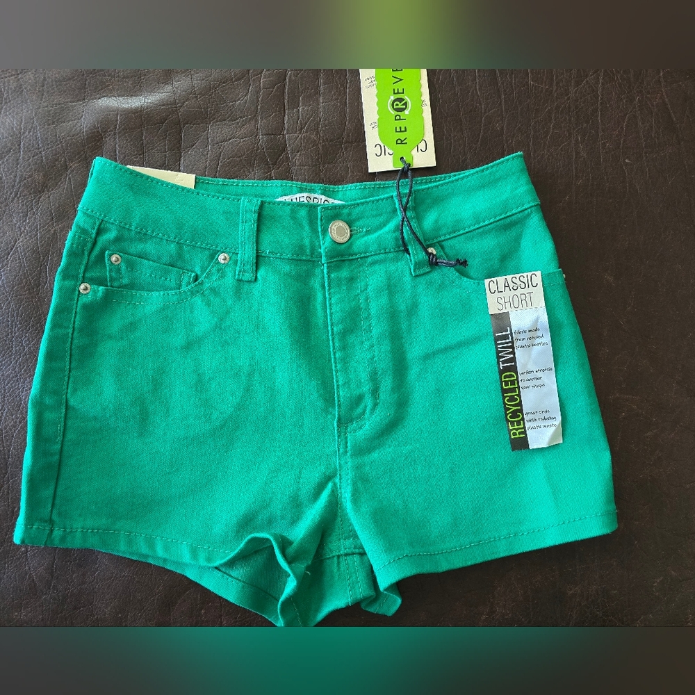 NWT Blue Spice Women's Emerald Color Shorts‎ Size 0